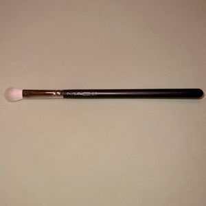 MAC 217 Original Blending Brush